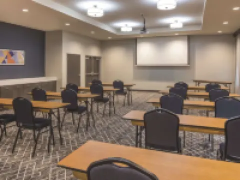 La Quinta Inn & Suites by Wyndham Atlanta South - McDonough Hotels in Henry County