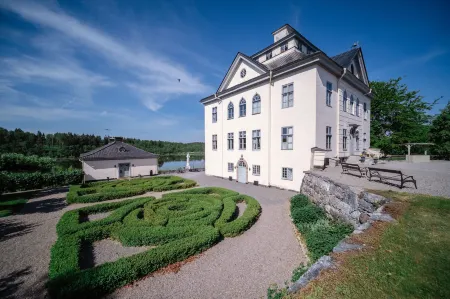 Öster Malma Hotel Отели в г. Нючёпинг