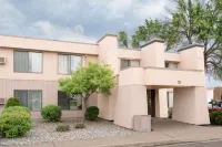 เดย์สอินน์ บายวินด์แฮม เซนต์คลาวด์