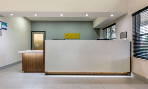 Clarion Pointe Columbus-Bradley Park