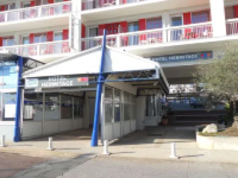 Brit Hotel Hermitage Hotels near Parc du Palais des congrès