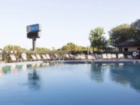 โรเซน อินน์ แอท พอยท์ ออร์แลนโด โรงแรมในออร์ลันโด