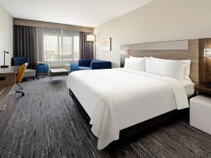 Holiday Inn Express & Suites Palm Desert - Millennium