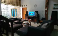 Comfy Room at Honey Guesthouse Syariah
