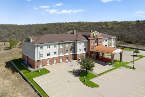 Holiday Inn Express & Suites GRAHAM by IHG
