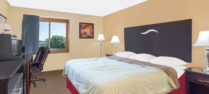 Super 8 by Wyndham Sheboygan WI Hotels in Sheboygan