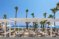 Leonardo Crystal Cove Hotel & Spa – Adults Only - en bord de mer