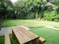 Dunsdale Lodge Hotels near Delamere Farm Shop