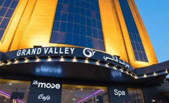 Grand Valley Hotel
