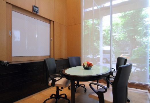 3. 시리 사톤 호텔..