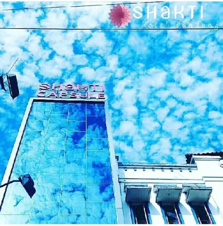 Shakti Capsule Cihampelas Bandung Отели рядом с достопримечательностью «Бандунгский технологический институт»