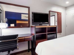 Avion Inn Near LGA Airport, Ascend Hotel Collection