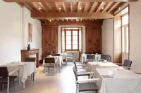 Hôtel & Restaurant - le Manoir des Cèdres - Piscine extérieure et Climatisation - parking