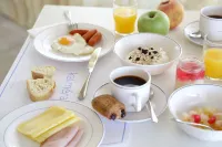 Skopelos Village Hotel - Frühstück