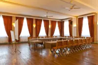 Logis le Cheval Rouge Hotels in Vienne-le-Chateau