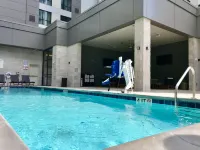 Holiday Inn & Suites NASHVILLE DOWNTOWN - BROADWAY by IHG - Pools