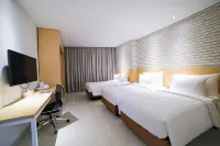 Palm Park Hotel Surabaya Các khách sạn ở Tambaksari