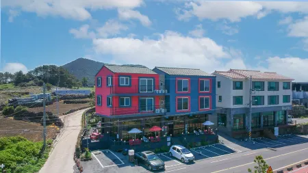 Jeju Gaviota Pension Отели рядом с достопримечательностью «Остров Удо»