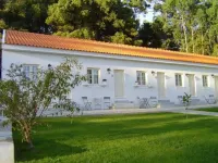 Casa Pinha Hotels near Claridade Beach