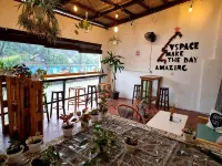 V Space CAPSULE CAFE MELAKA - Pensions