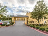 Econo Lodge Inn & Suites Hotels in Evergreen