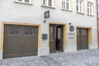Ana Suites Augsburg City Center - Self-Service-Hotel - Airport Shuttle