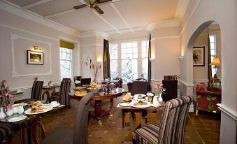 Windermere Boutique Hotel Spa Suites & Hot Tubs 식사
