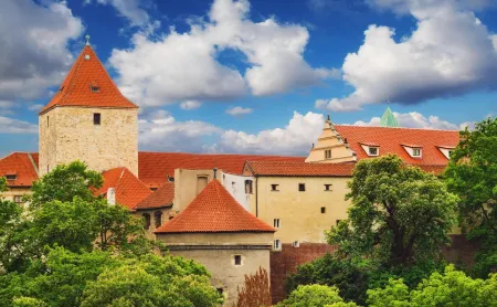 Charles Bridge Hostel & Apartments Отели рядом с достопримечательностью «Чумная колонна Святой Троицы»