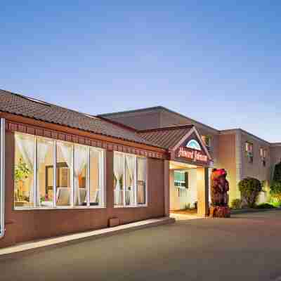 Howard Johnson by Wyndham Gravenhurst Hotel Exterior