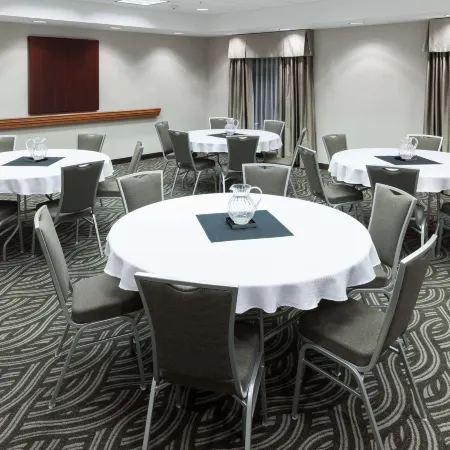 Hampton Inn & Suites Tulare