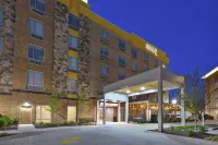 Home2 Suites by Hilton West Bloomfield Detroit فنادق في Farmington Hills