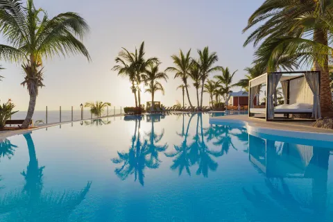 Adrián Hoteles Roca Nivaria