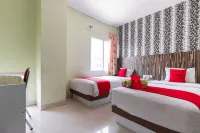 RedDoorz Plus @ Hertasning Area Hotel a Rappocini