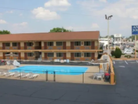 Andrew Johnson Inn Hoteles en Greeneville