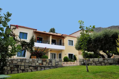 Sylvia Hotel Crete - Homestays