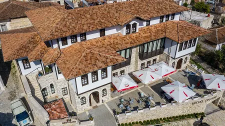 Hotel Onufri Отели рядом с достопримечательностью «Берат Касл»