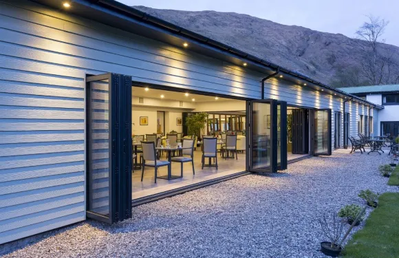 布蘭德洛奇酒店&酒館