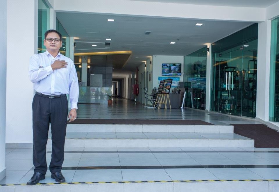 3. 아댜 호텔 체낭..