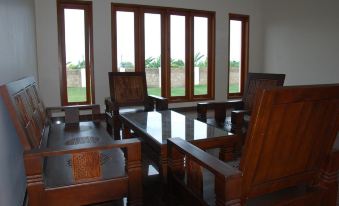 Utama Raya Villa & Hotel - Housity