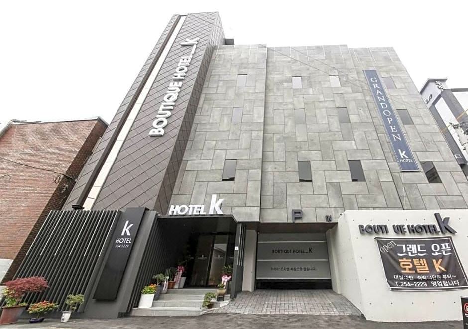 9. Hotel K..
