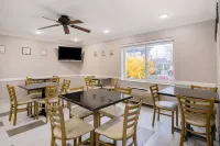 Baymont by Wyndham Gurnee - breakfast