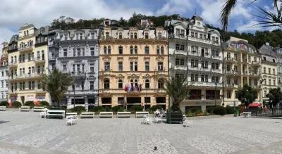 Astoria Hotel & Medical Spa Hotels near Market Colonnade