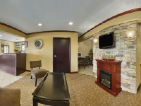 Travelodge by Wyndham Lima Oh Hotels in Lima