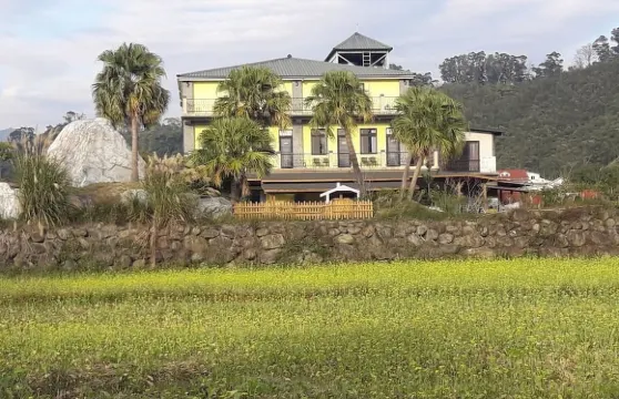 苗栗富川花園民宿