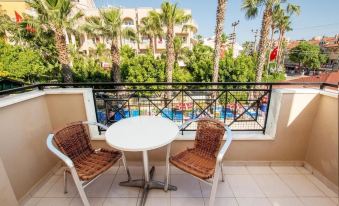 Club Sunsmile - Housity