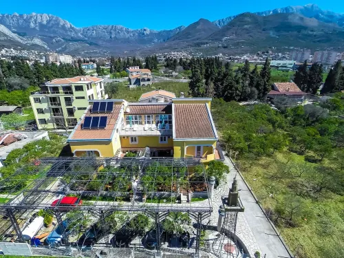 Hotel Pharos Hotels in Bar