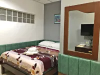 Tiptop Tower Suite Inn