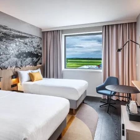 Courtyard by Marriott Prague Airport Отели рядом с Аэропорт Вацлав Гавел