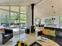 "Elena" - 800m to the Fjord