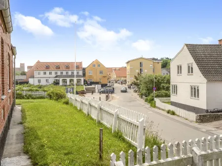 "Delfina" - 250m from the Sea Отели в г. Lonstrup